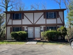 Building Photo - New Listing!