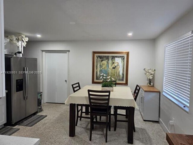 Building Photo - 9228 SW 37th St