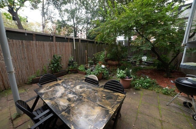 Building Photo - 299 Cumberland St