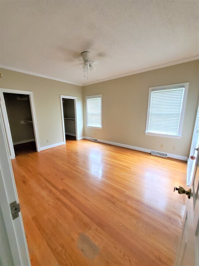 Building Photo - 178 Meadowbrook Cir