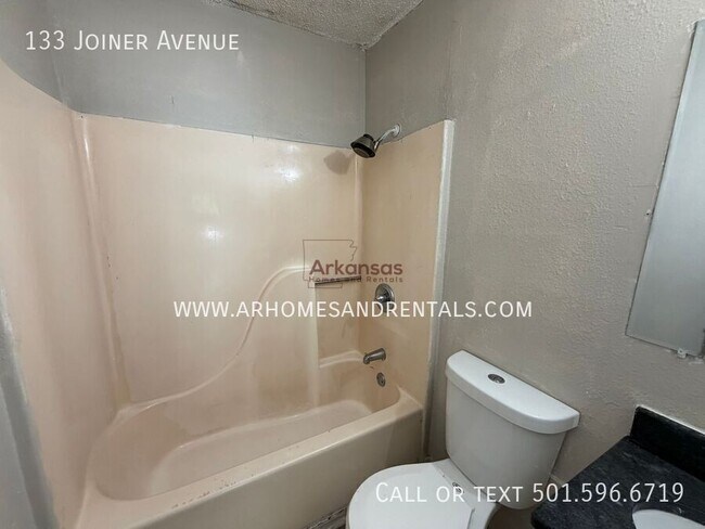 Building Photo - 133 Joiner Ave