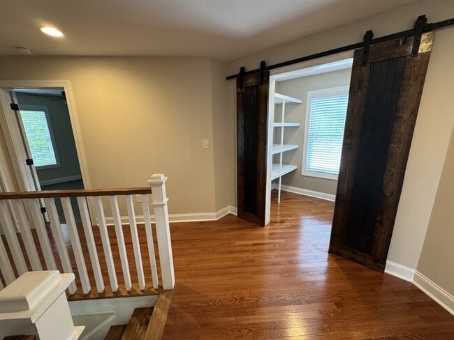 Building Photo - 2807 Talon Cir