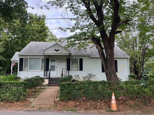 Primary Photo - One Level House off Odd Fellows Road