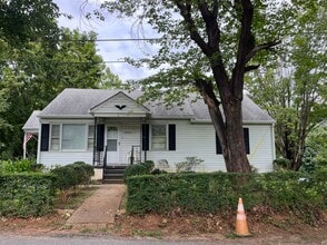 Building Photo - One Level House off Odd Fellows Road