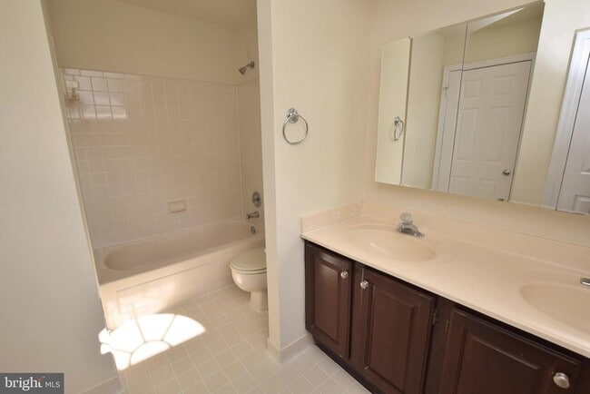 Building Photo - 7919 Blue Gray Cir