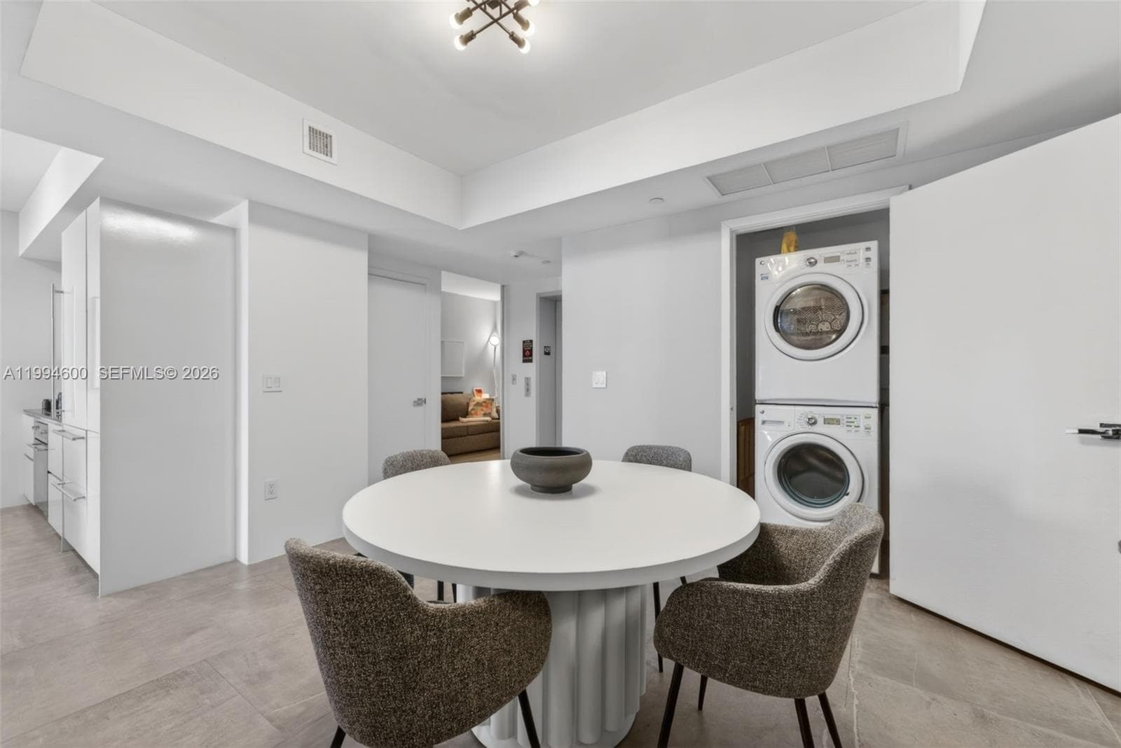 Building Photo - 1010 Brickell Ave