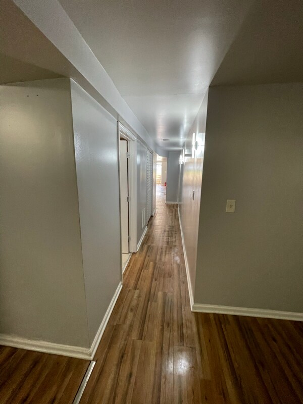 Building Photo - 1436 E 71st Pl