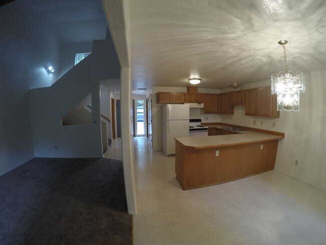 Building Photo - 39261 Hood St