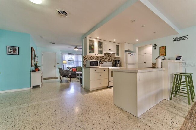 Building Photo - 141 Beau Rivage Dr