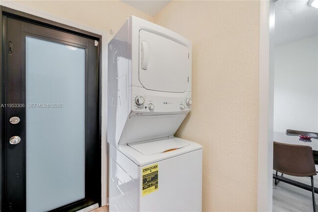 Building Photo - 2 NW 47th St