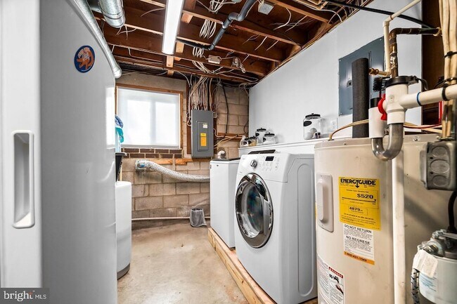 Building Photo - 6 Hounds Hollow Ct