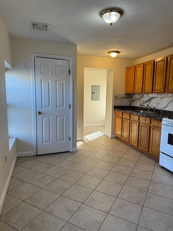 Building Photo - 12 Paris St