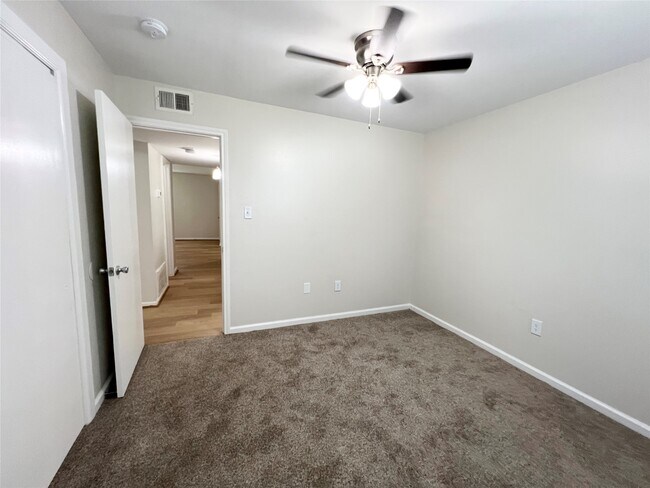 Building Photo - 130 Oyster Creek Dr