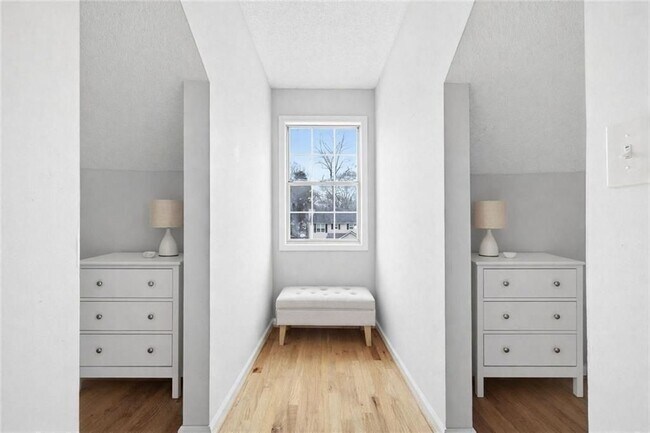 Building Photo - 1055 Autumn Crest Ct