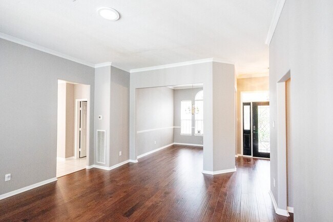 Building Photo - 22 S Lace Arbor Dr