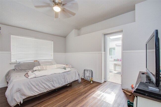 Building Photo - 5010 Village Springs Dr