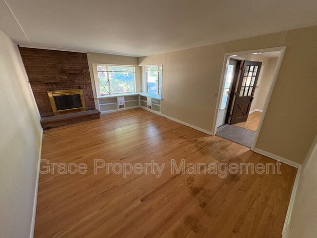 Building Photo - 520 S Otis St