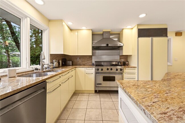 Building Photo - 53 Golfside Pkwy