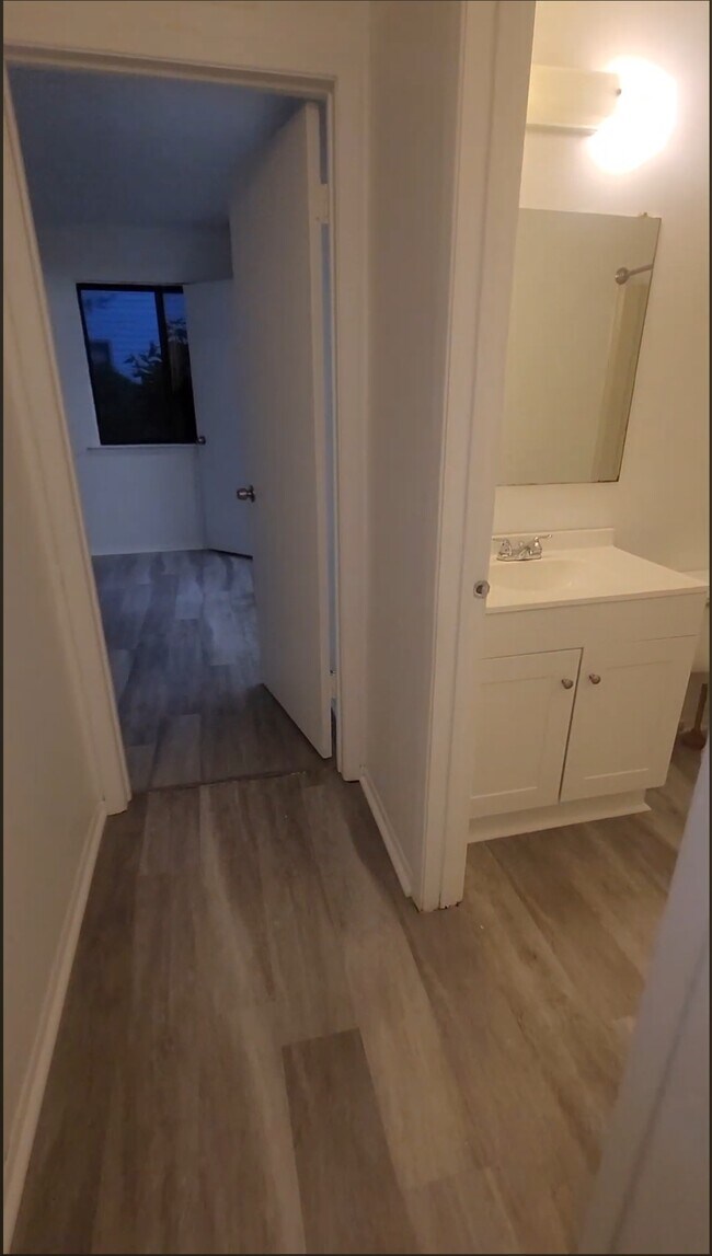 Building Photo - 1303 Morris Ct