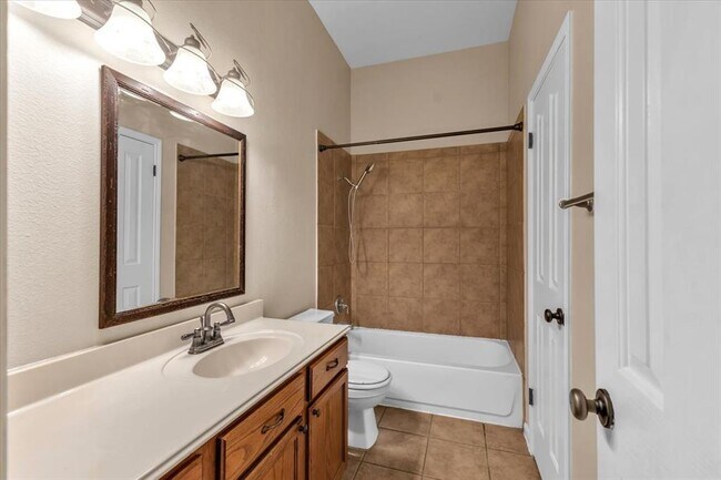 Building Photo - 5009 Hibiscus Valley Dr