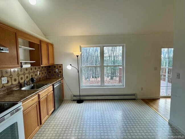 Building Photo - 18 Penny Ln