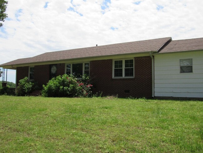 Building Photo - 979 Akins Rd