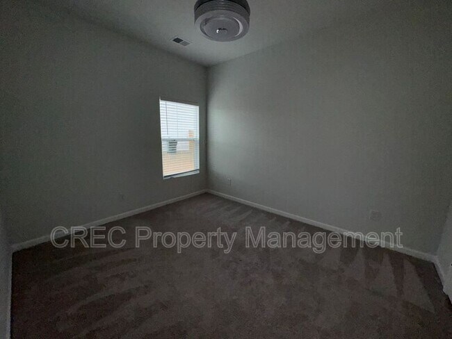 Building Photo - 130 Lucky Day Dr