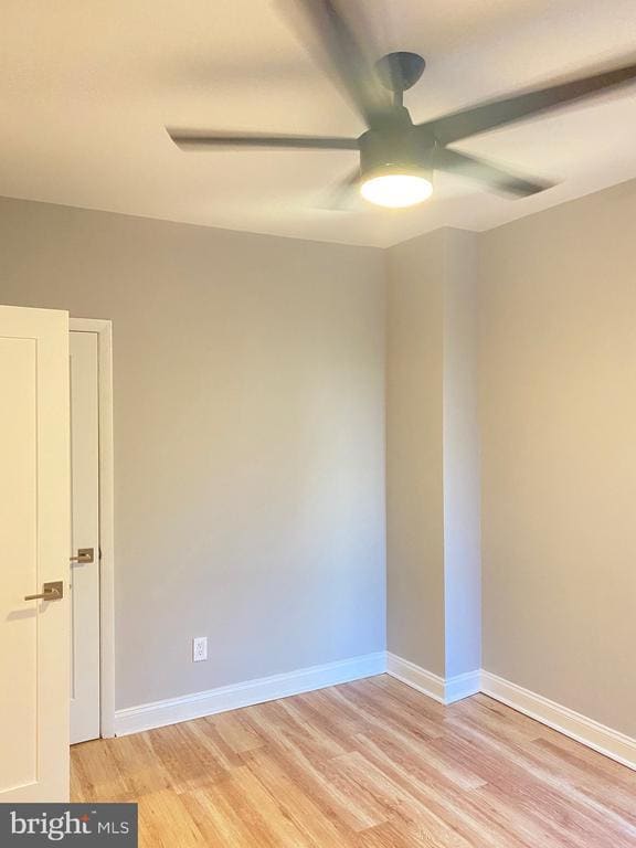 Building Photo - 400-18 W Walnut Ln