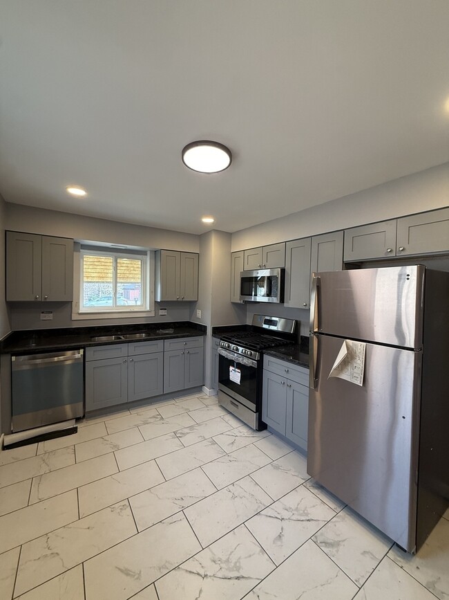 Building Photo - 7732 Lotus Ave