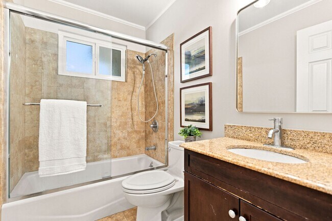 Building Photo - Spacious 4-bedroom 2-Bath in Desirable Area in Walnut Creek!
