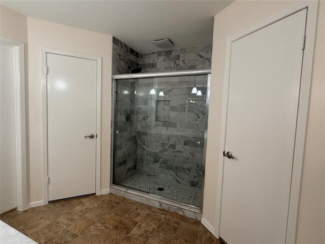 Building Photo - 11606 Birchbark Trail