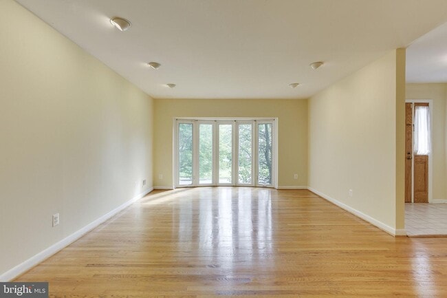 Building Photo - 6500 Wilson Ln
