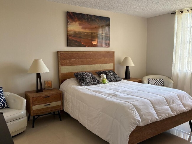 Building Photo - 8900 Washington St