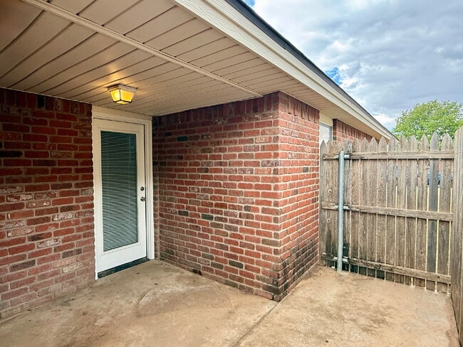Building Photo - Privacy By Design: 3 Beds, 3 Baths, No Compromises!