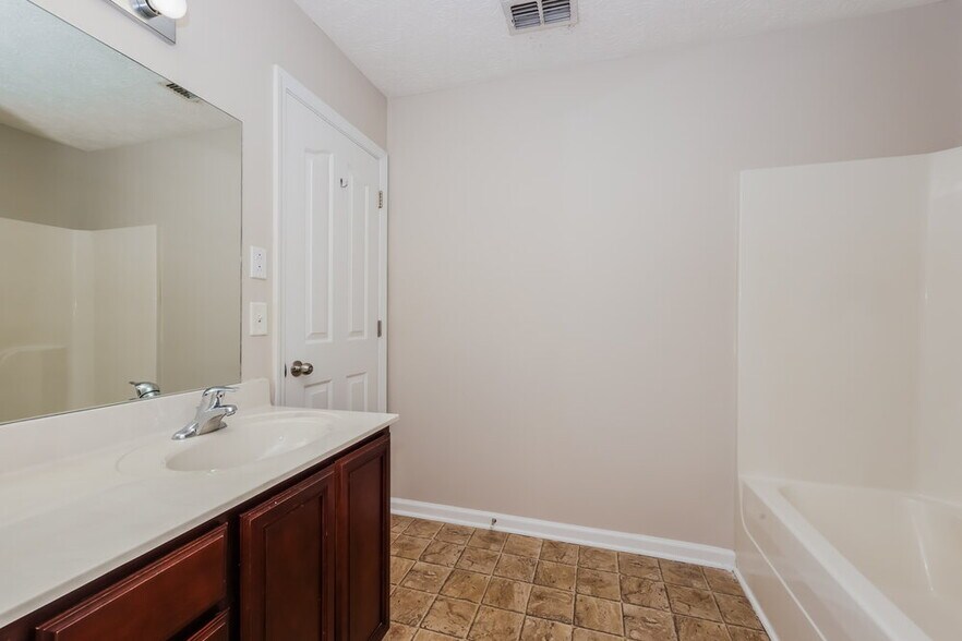 Building Photo - 816 Pantera Dr