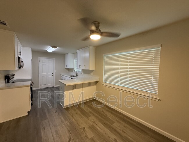 Building Photo - 1238 Woodfield Ave