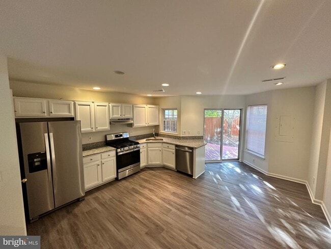 Building Photo - 43539 Kiplington Square
