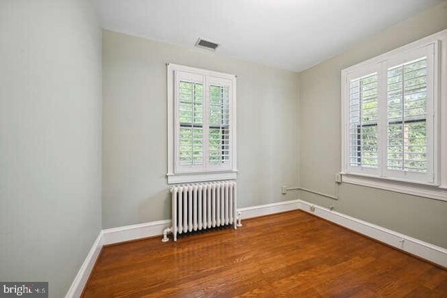 Building Photo - 5401 32nd St NW