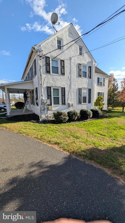 Building Photo - 302 Leidy Rd