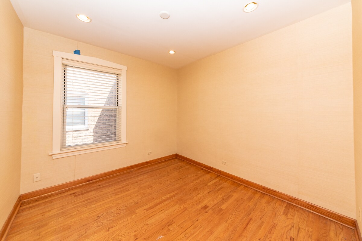 Building Photo - 3415 N Elaine Pl
