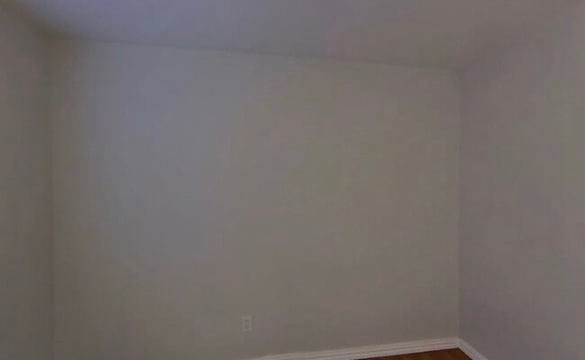 Building Photo - AVAILABLE NOW