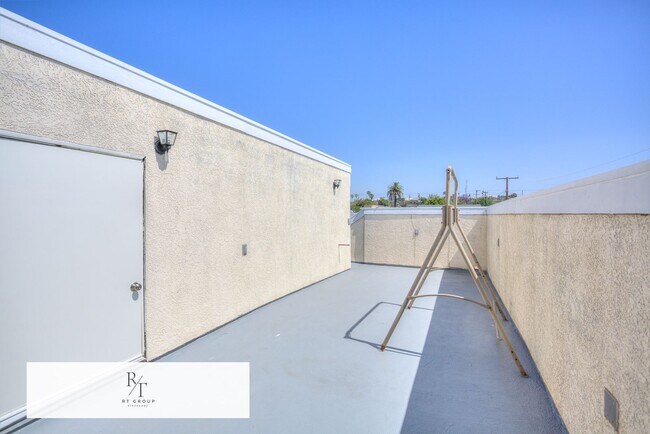 Building Photo - Welcome to this beautifully renovated home...