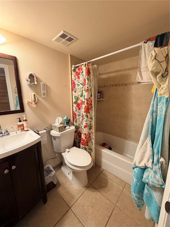 Building Photo - 720 N Village Dr