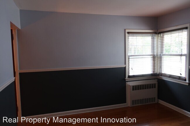 Building Photo - 4 br, 2 bath House - 221 E Hawthorne Avenue