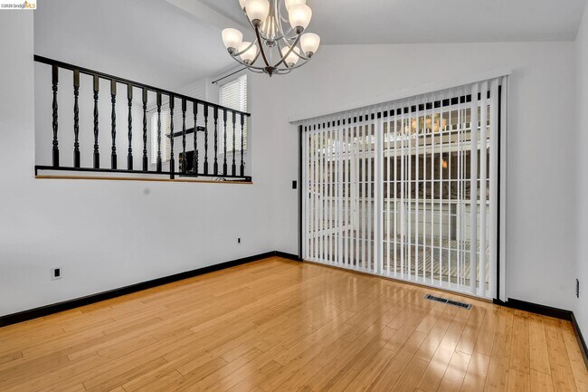 Building Photo - 909 Halite Way