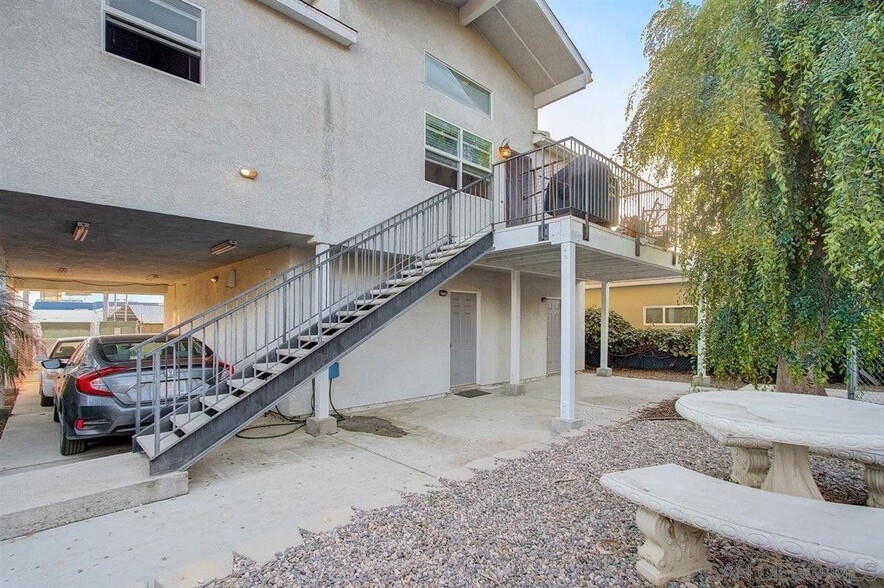 Building Photo - 5038 Savannah St