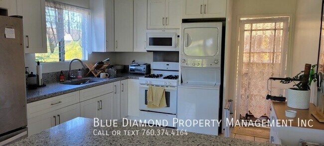 Building Photo - 2043 Edinburg-