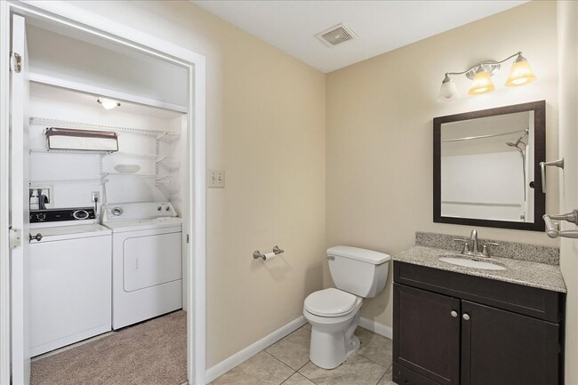 Building Photo - 29 Foxglove Dr