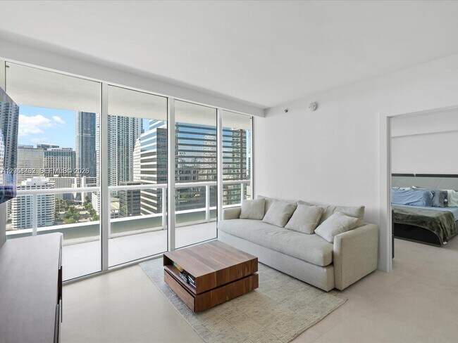 Building Photo - 495 Brickell Ave