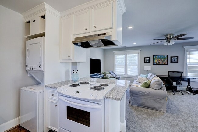 Building Photo - 516 Heights Blvd